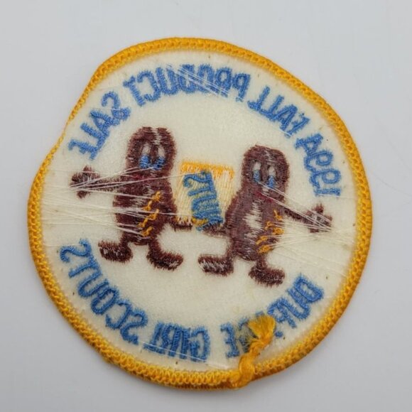Girl Scout Badge Vintage Patch Brownie 90s Retro Troop 1994 Du Page Nuts Product - Picture 2 of 4